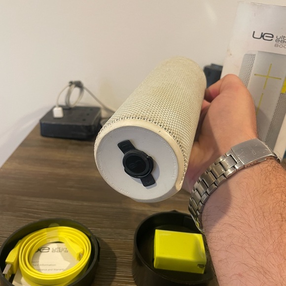 UE Boom speaker - Picture 3 of 6